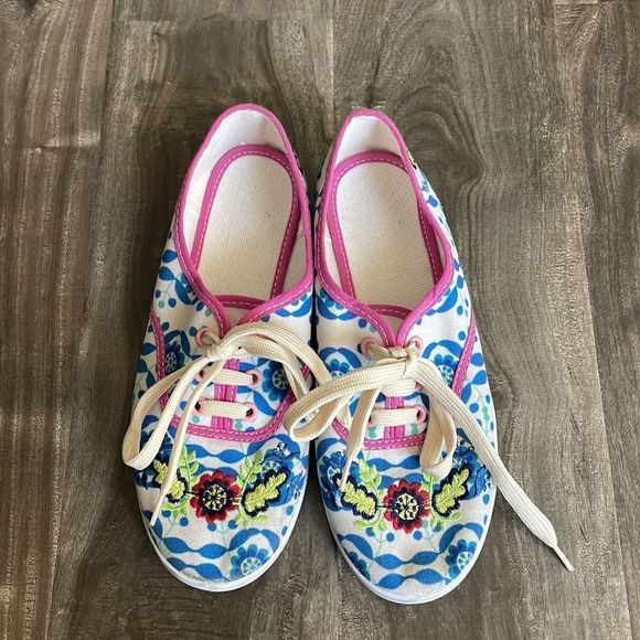 Designer Tennis Shoes - Picture 2 of 9